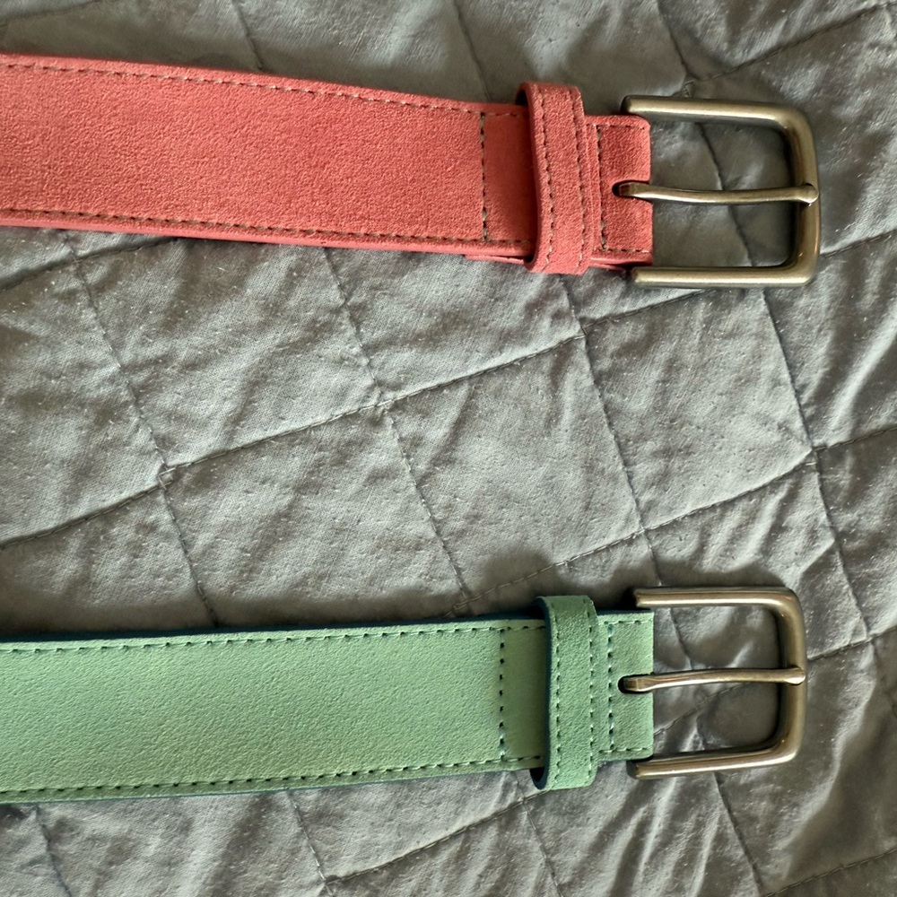 Men’s Vineyard Vines size 42 pink belt and blue belt - Picture 5 of 5